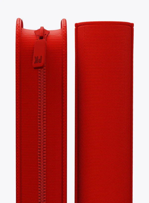 prokases-binder-red_-toploader-288-zipper-detail_9f759083-8a2d-4bc1-95a7-7367ffde65bc